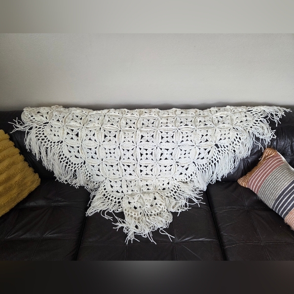 Crochet Vintage Shawl / Wrap / Throw 3' X 6' Boho Granny Square 3d Knit Ivory - Picture 3 of 4
